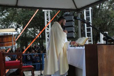 Missa em louvor ao Bom Jesus em Campo Mendes teve o Pároco Sebastião presidindo com liturgia da Rádio Campo Aberto